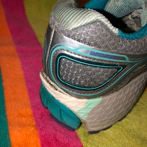 Brooks GTS - 16th edition. (Used) - Picture 3 of 5